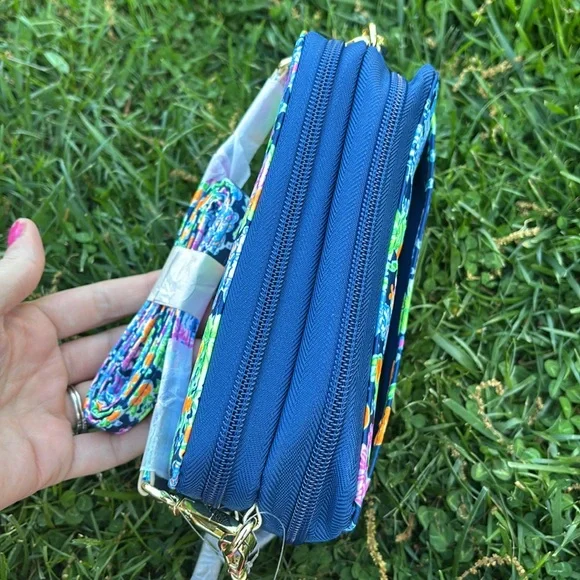 NWT Lilly Pulitzer x Disney Parks Collection Marsten Crossbody Bag - Picture 12 of 15